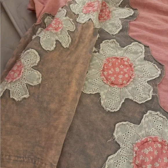 New Oli & Hali Pink and White Floral Pullover - Picture 4 of 5